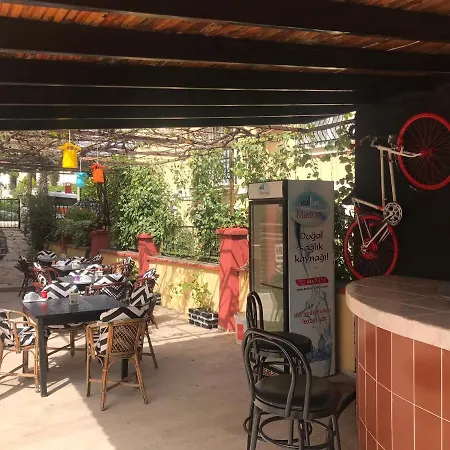 Hotel de apartamente Eda